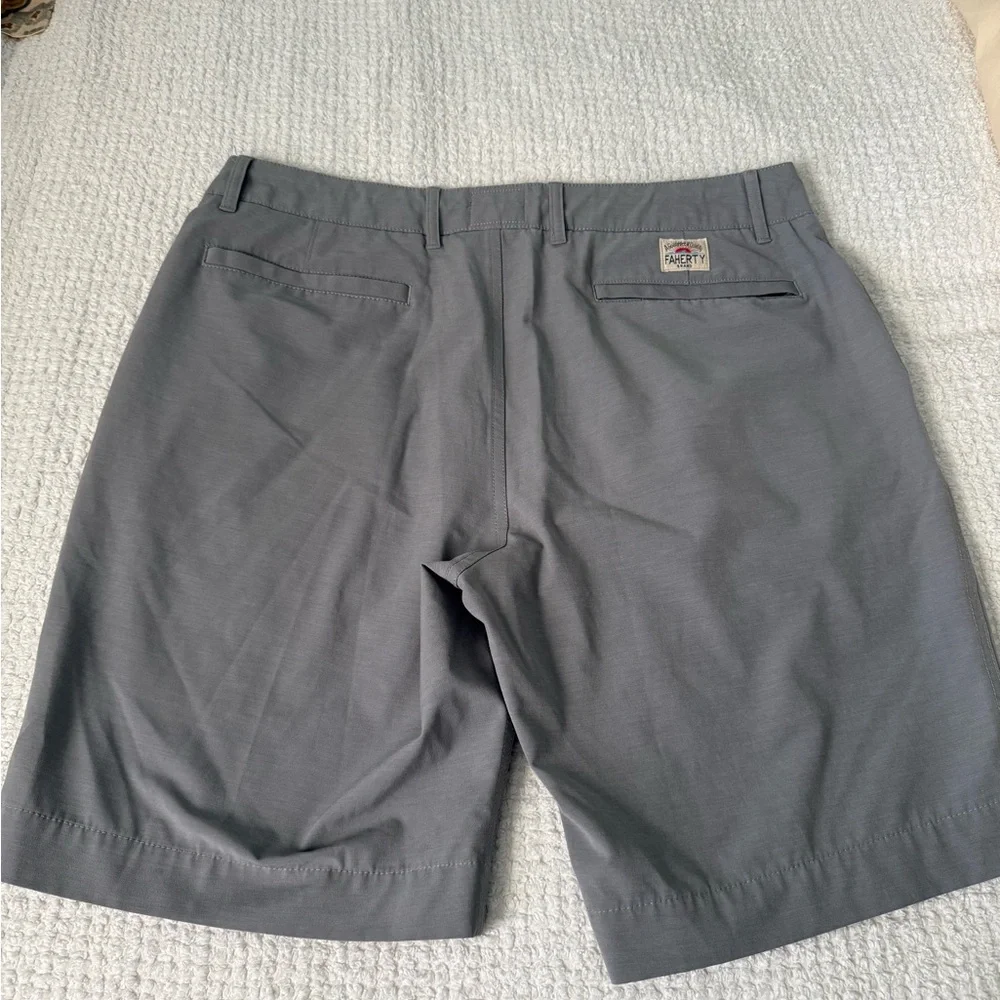 Faherty Men's Gray Flat-Front Performance Shorts